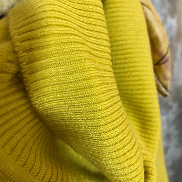 BcbgMaxAzria: mustard batwing XL soft loose neck sweater - Picture 12 of 13